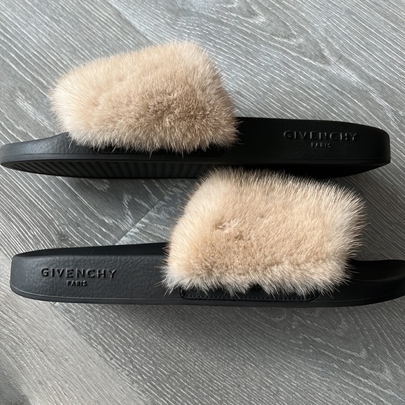 Authentic givenchy mini slides - Picture 3 of 6